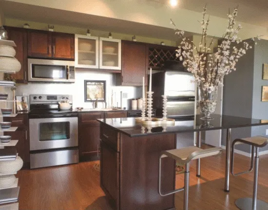 corner view of Randolph Tower City Apartments in the Chicago Loop