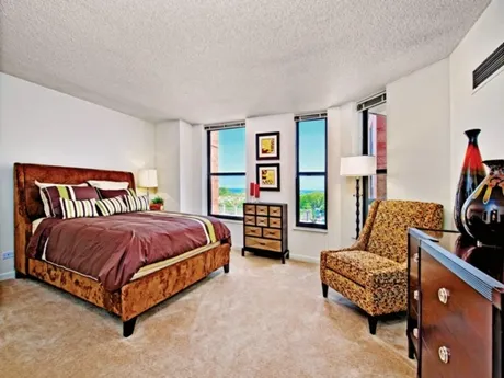 1715  CHICAGO AVE 60201-Evanston Place-Evanston-IL