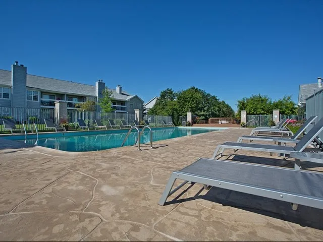 Brookdale Lakes Apartments