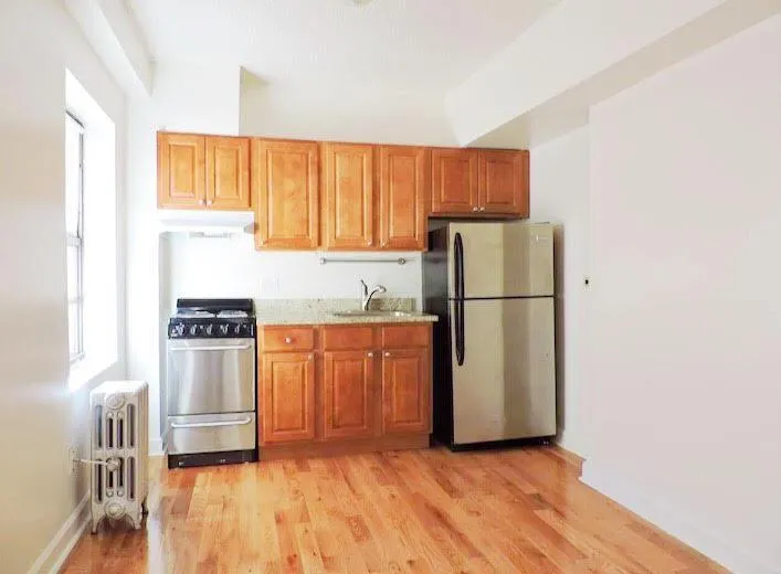 6026 N Winthrop Apartments