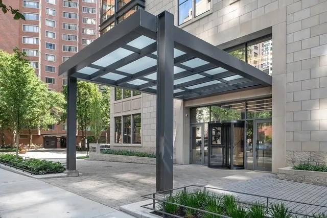 61 East Banks Apartments