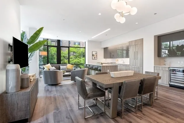 61 East Banks Apartments