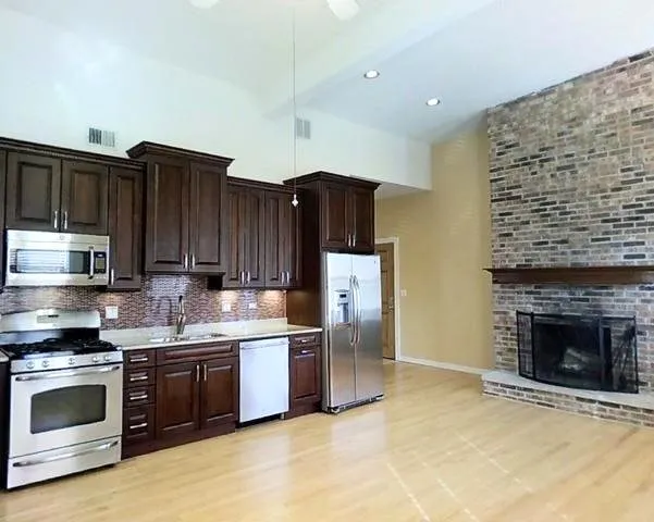 617 West Drummond Apartments