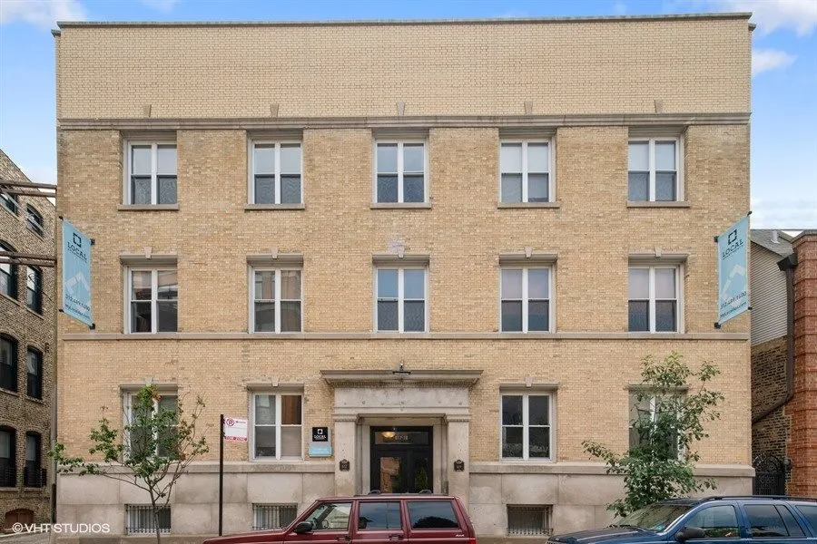 617 West Drummond Apartments