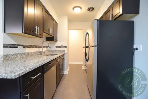 6201 North Kenmore Apartments