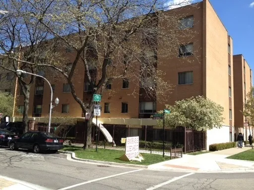 6201 North Kenmore Apartments