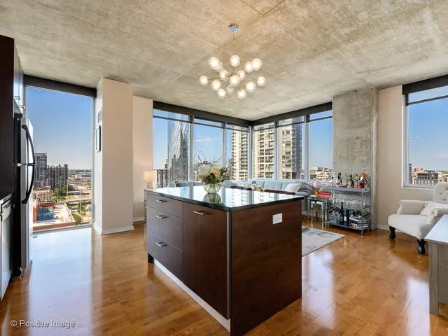 659 W Randolph Apartments