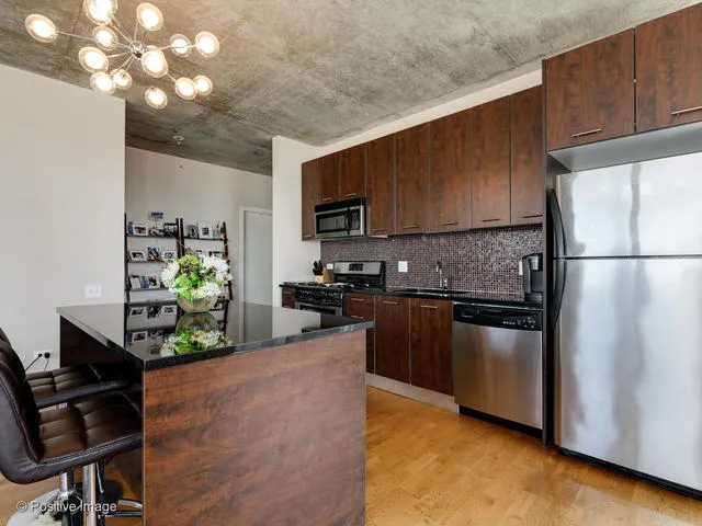 659 W Randolph Apartments