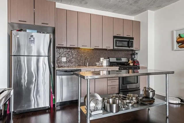 659 W Randolph Apartments