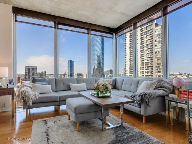 659 W Randolph Apartments