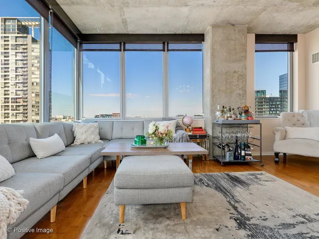 659 W Randolph Apartments