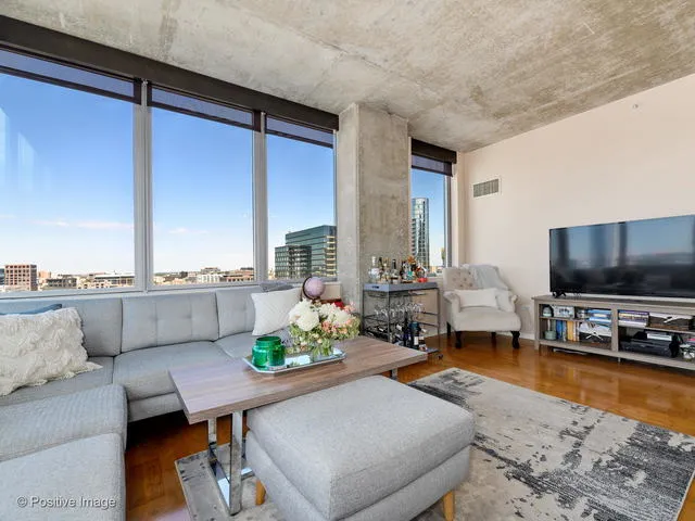 659 W Randolph Apartments