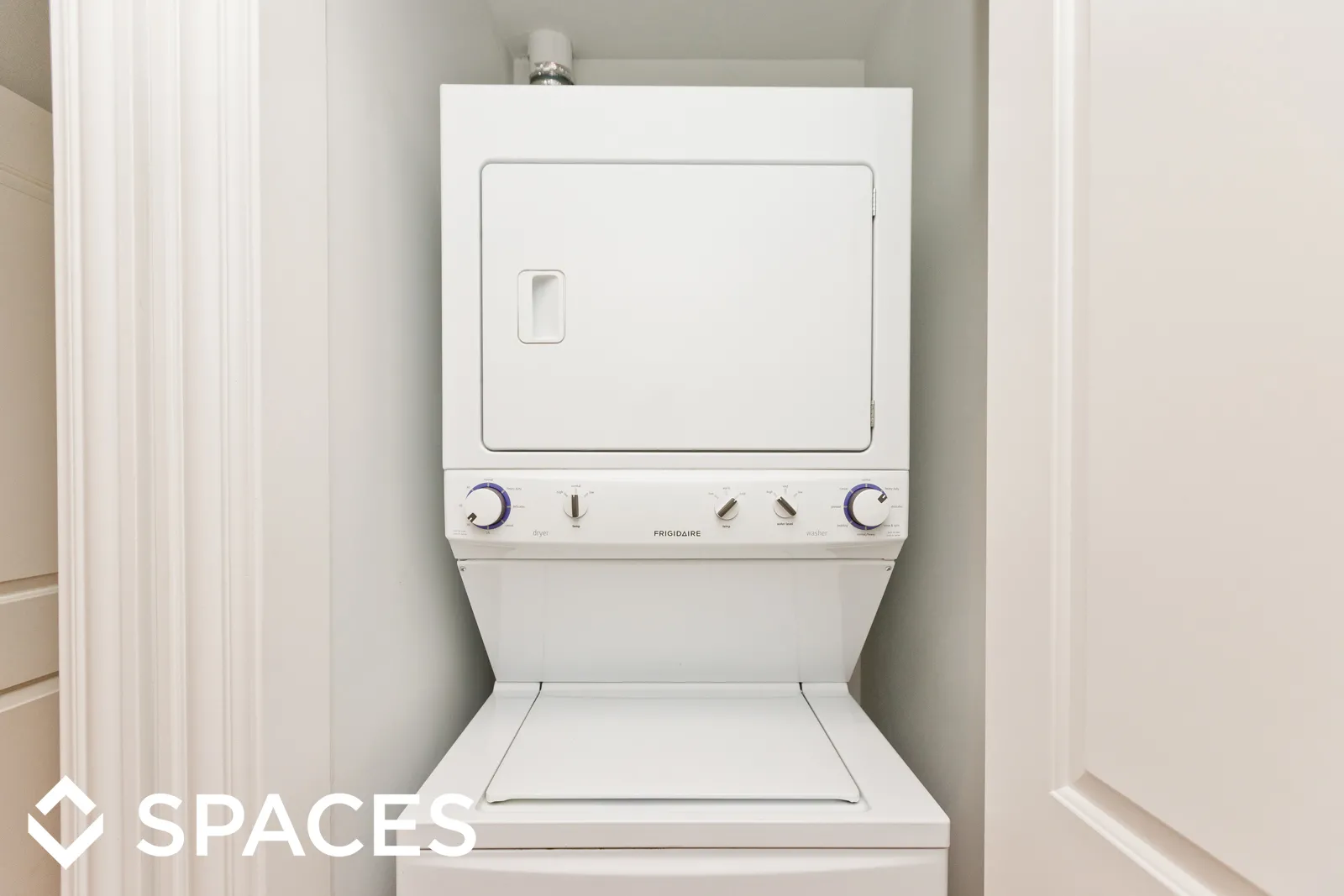 model kitchen at The Van Morgan Apartments in the West Loop Chicago