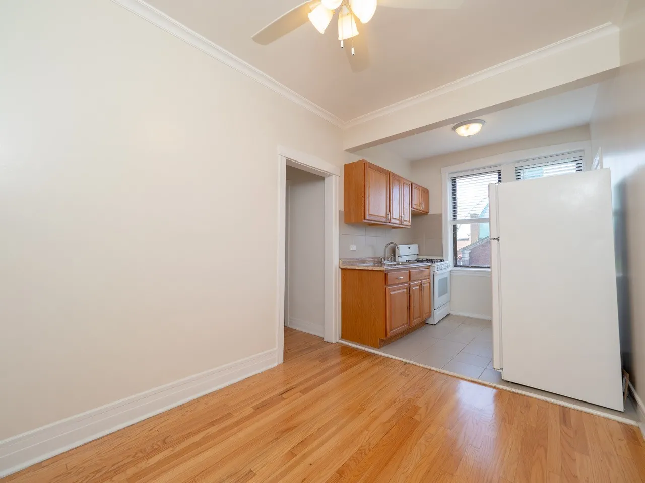 6945 North Ashland Apartments