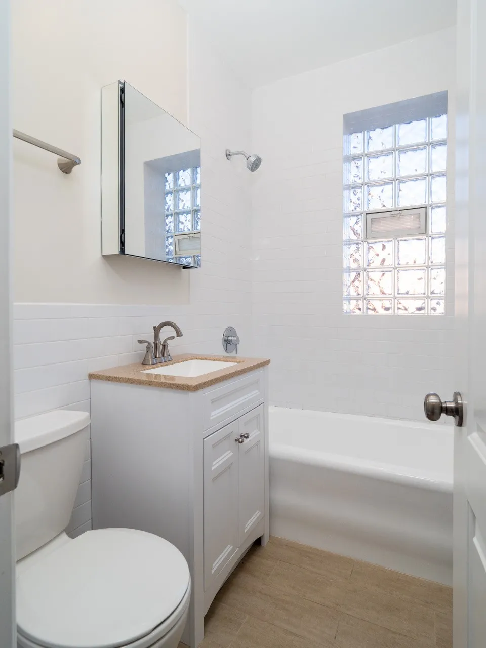 6945 North Ashland Apartments