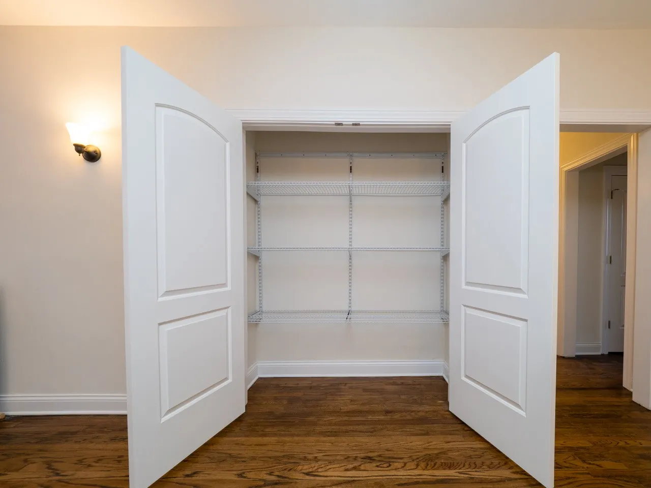 6945 North Ashland Apartments