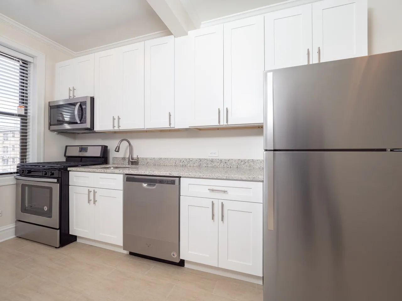 6945 North Ashland Apartments