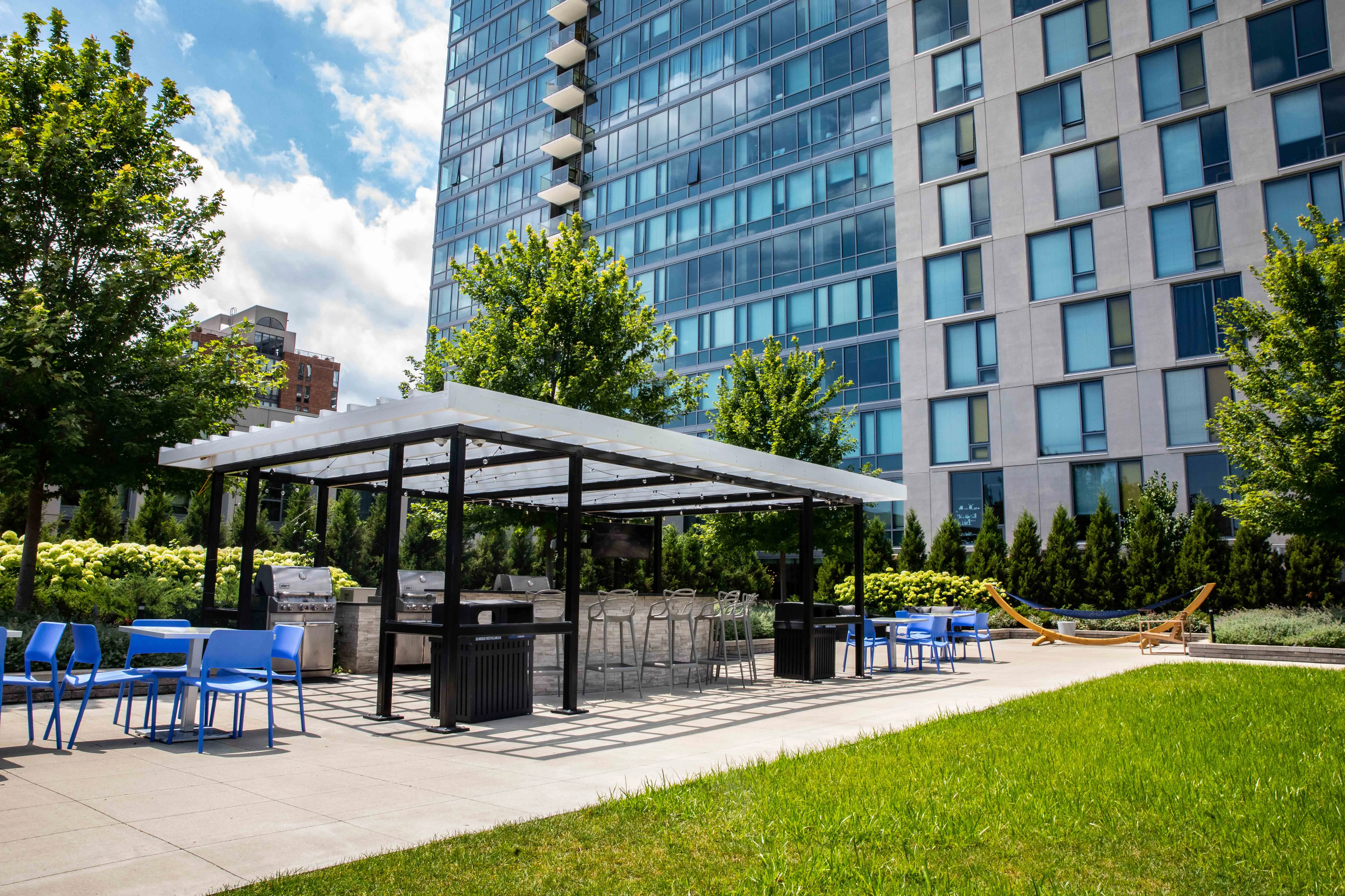 Vantage Oak Park Apartments