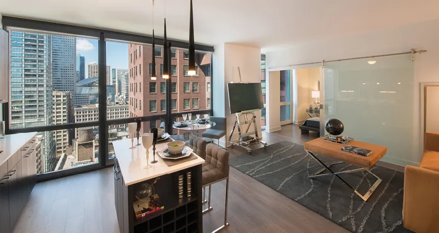 sky lounge at 73 East Lake Apartments in the Chicago Loop