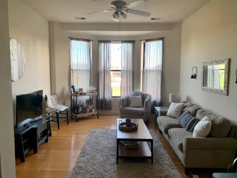 701-703 W Willow Apartments