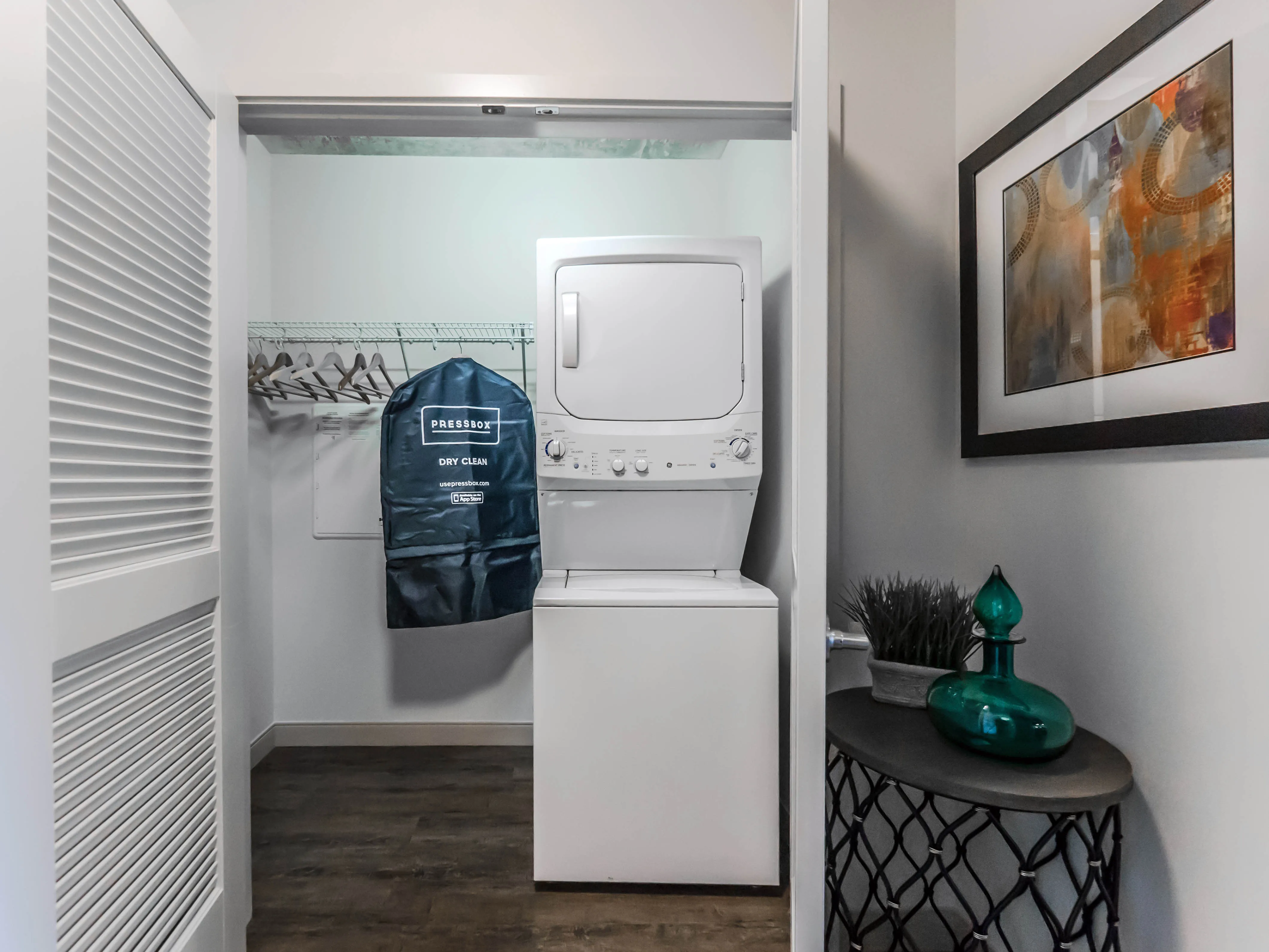 kitchen in model unit at Gateway West Loop Apartments in Chicago