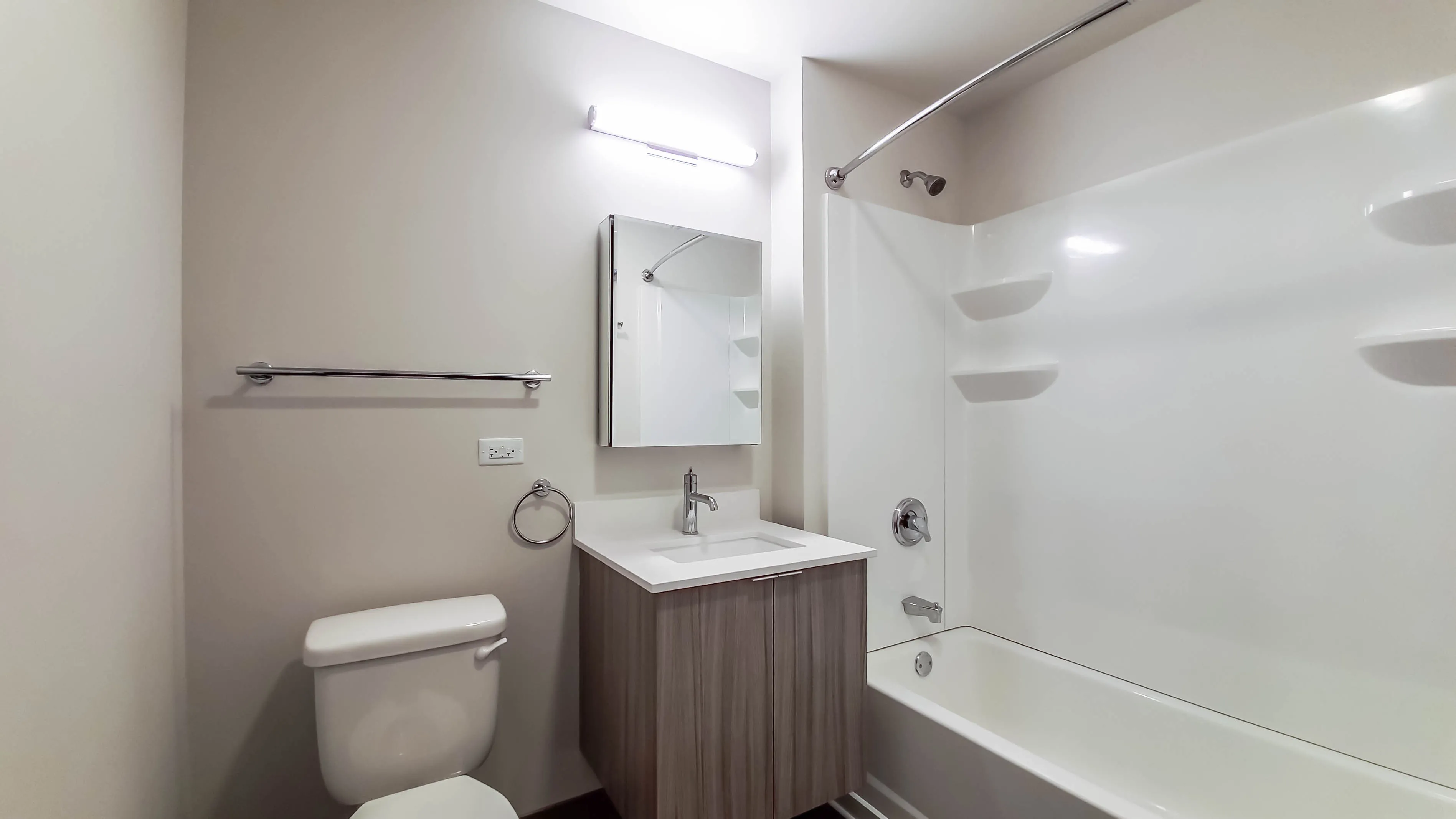 820 S Michigan Ave -  Ebony-Jet Building