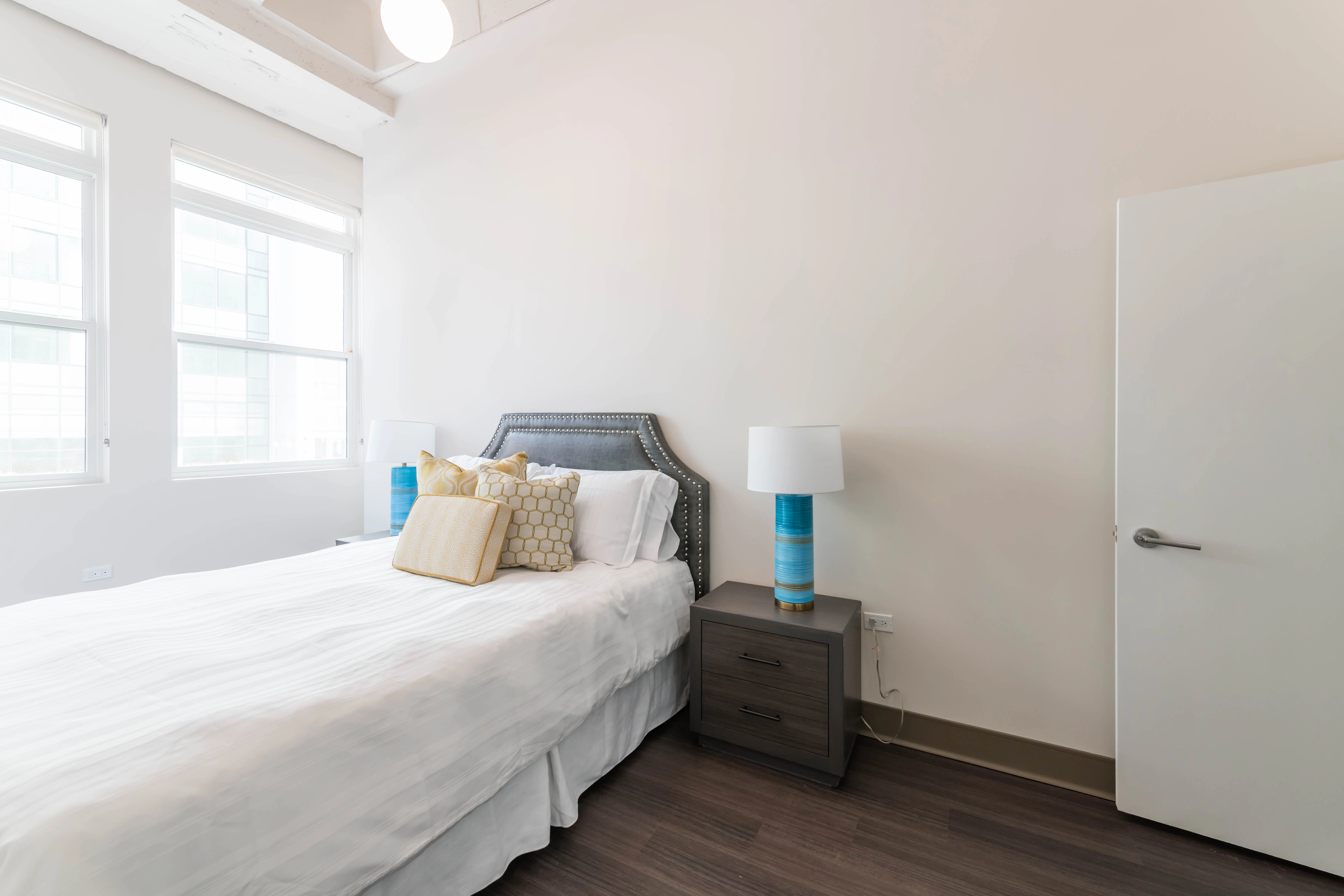 820 S Michigan Ave -  Ebony-Jet Building