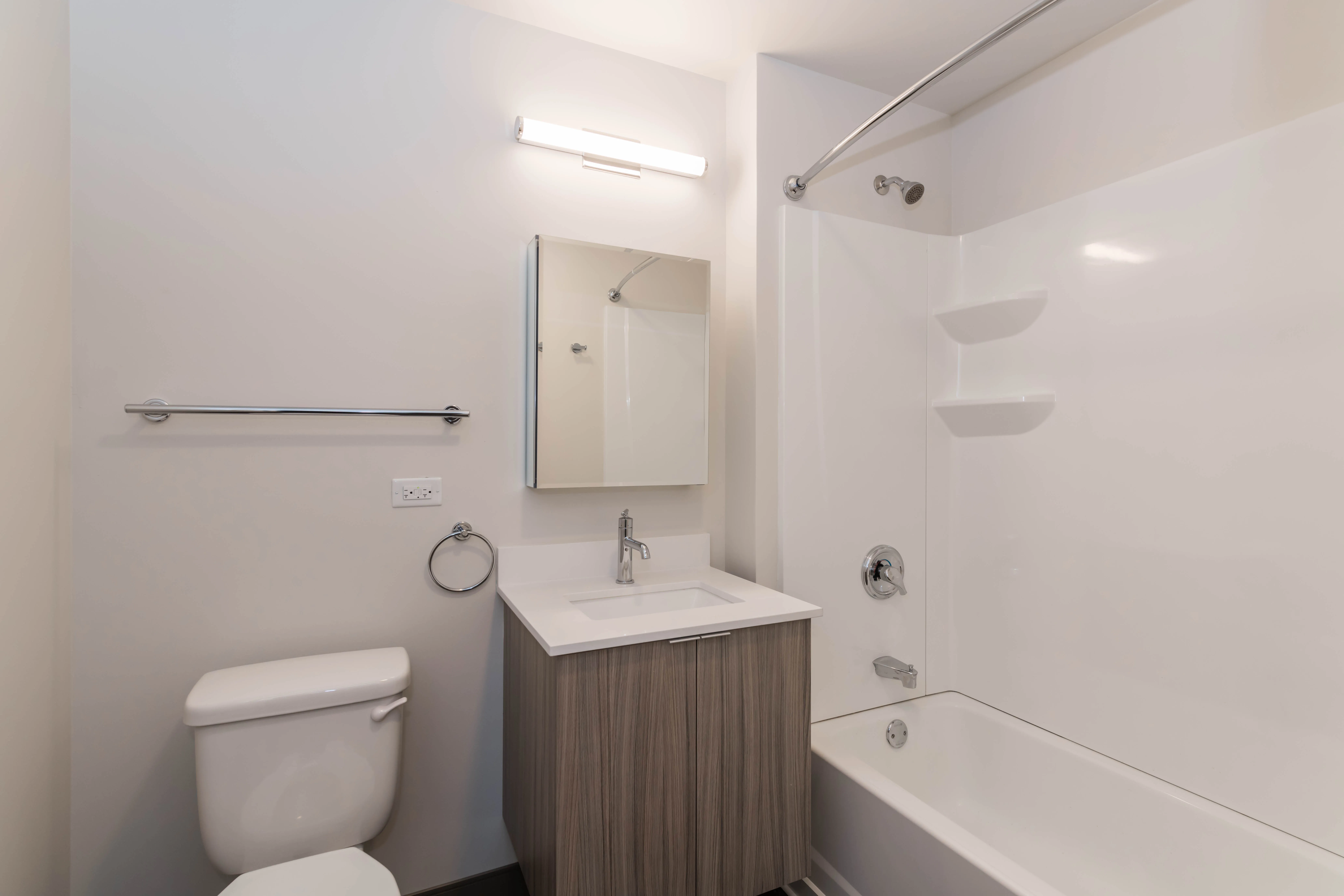 820 S Michigan Ave -  Ebony-Jet Building