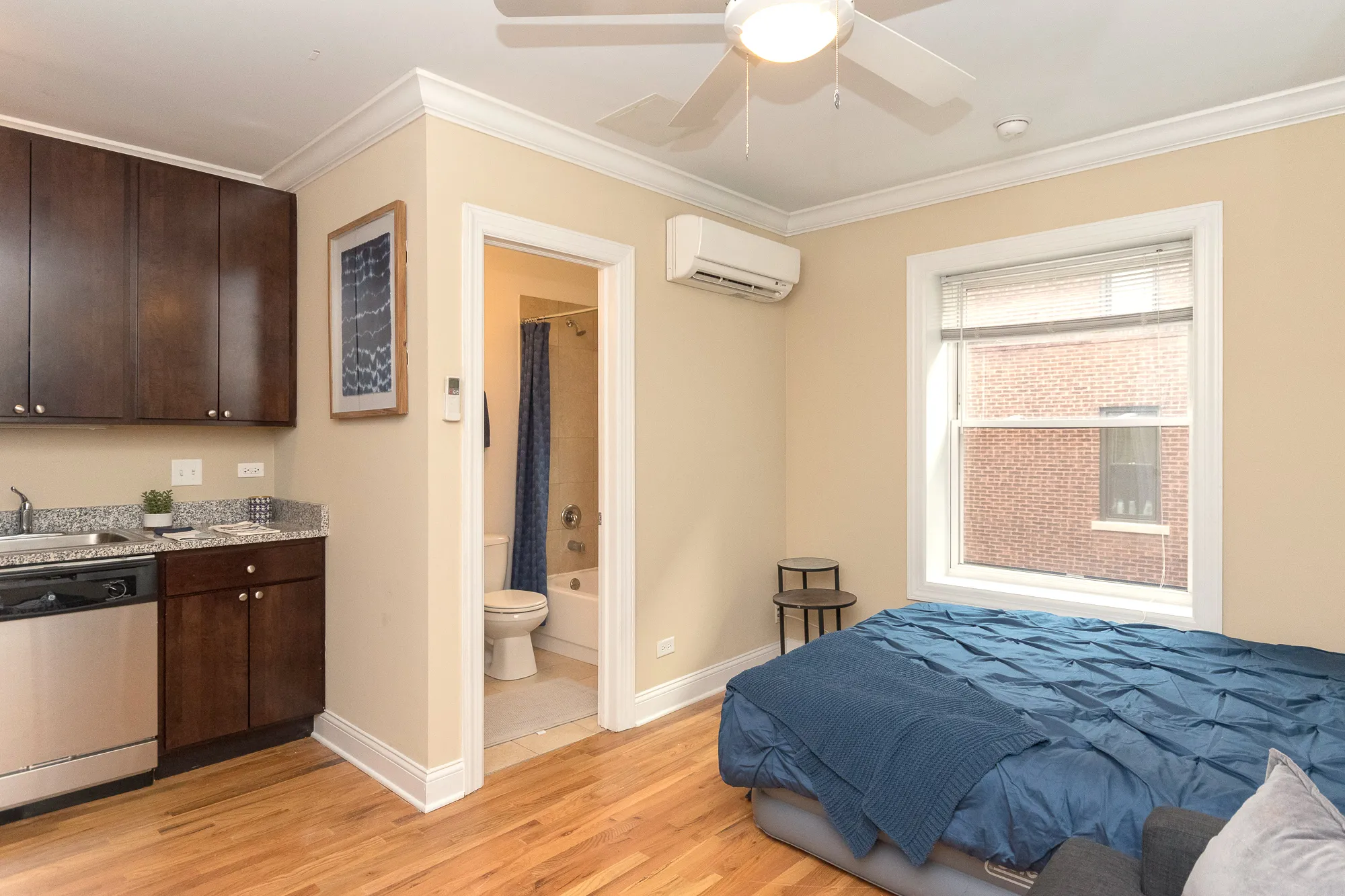721 West Belmont Apartments