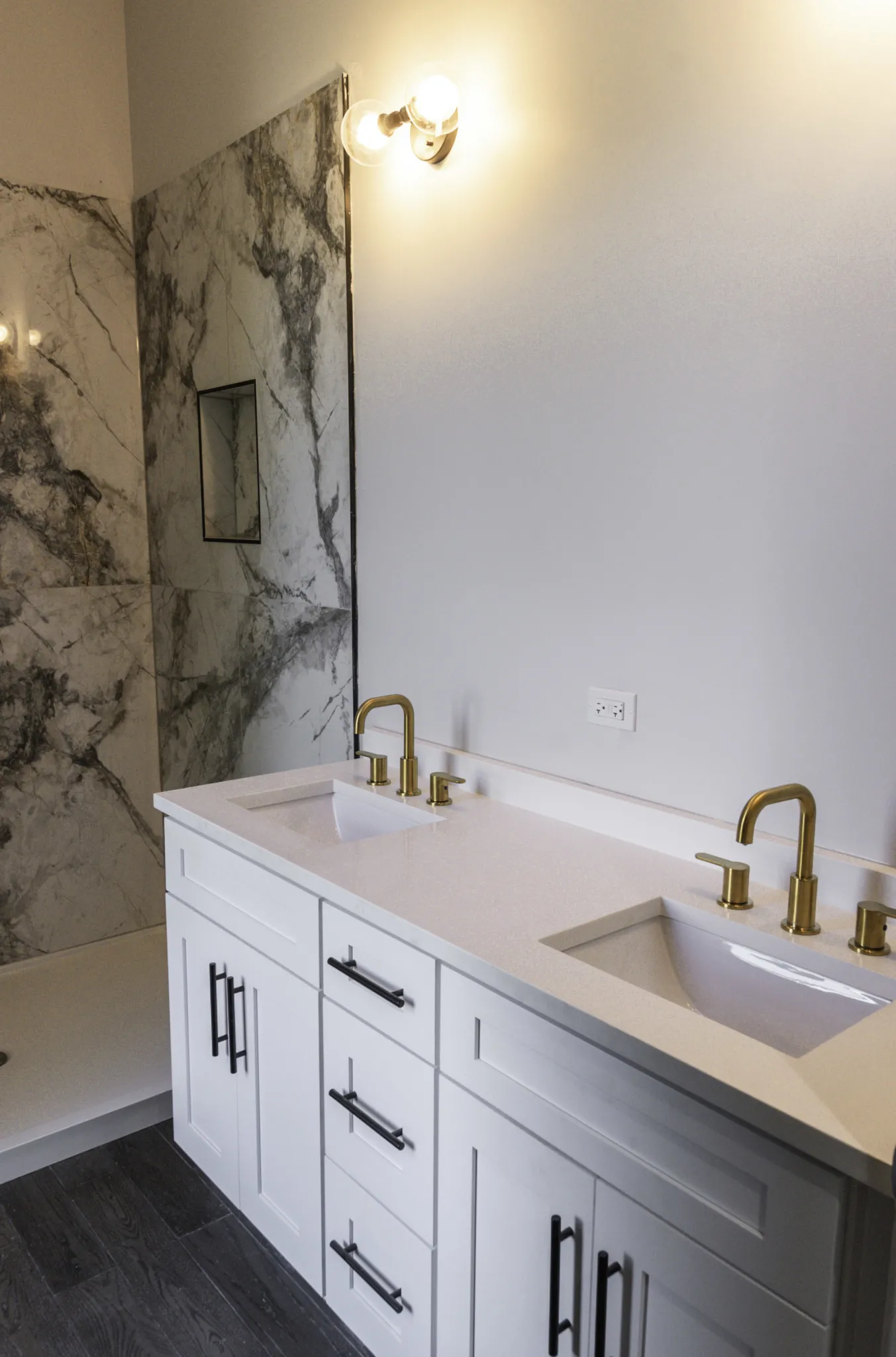 2701 West Thomas Apartments