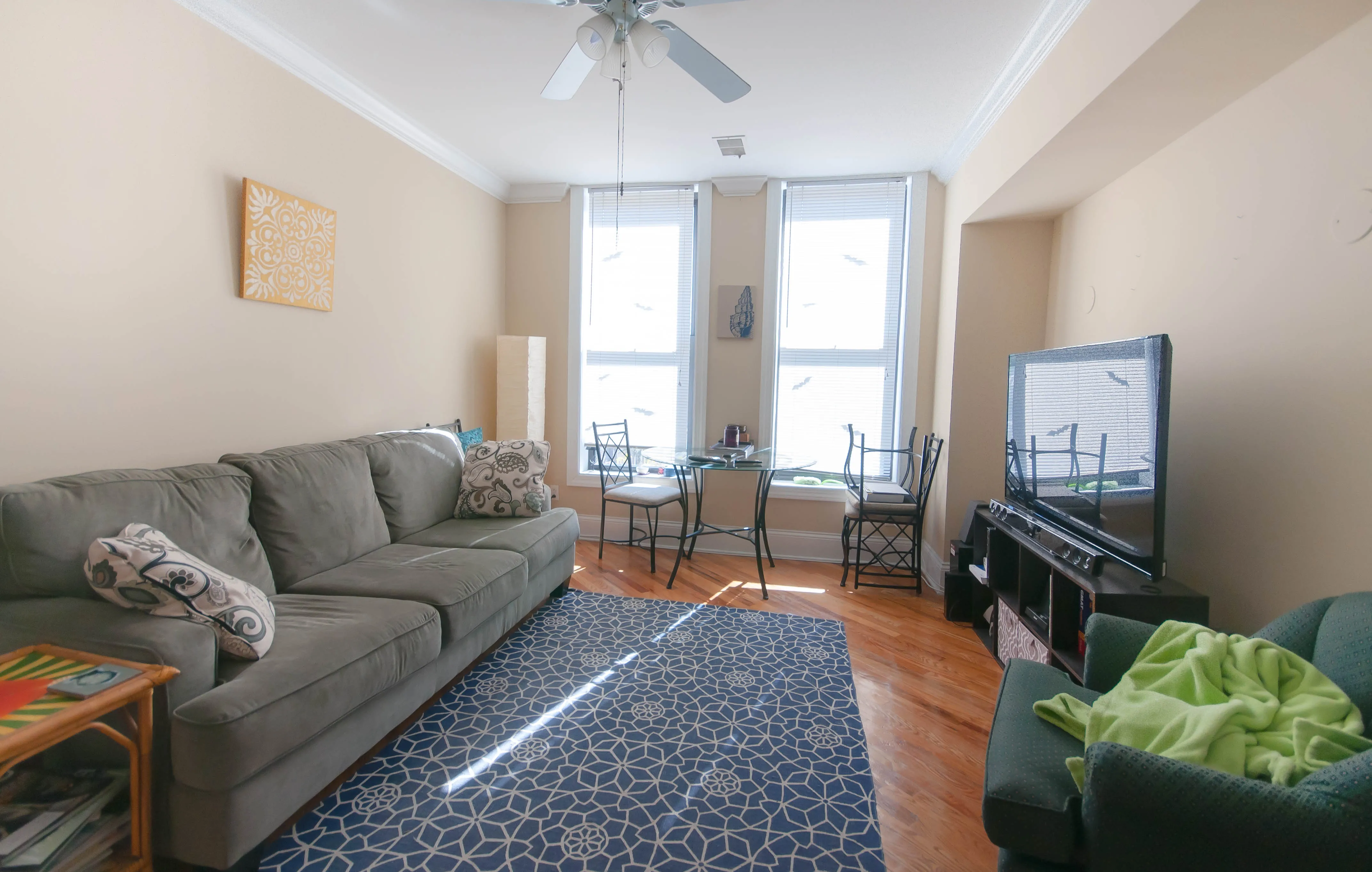 living room with new wood floors at 740 West Oakdale Apartments in Lakeview