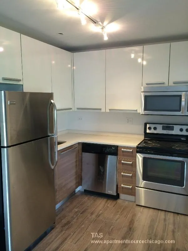 925 West Carmen Apartments