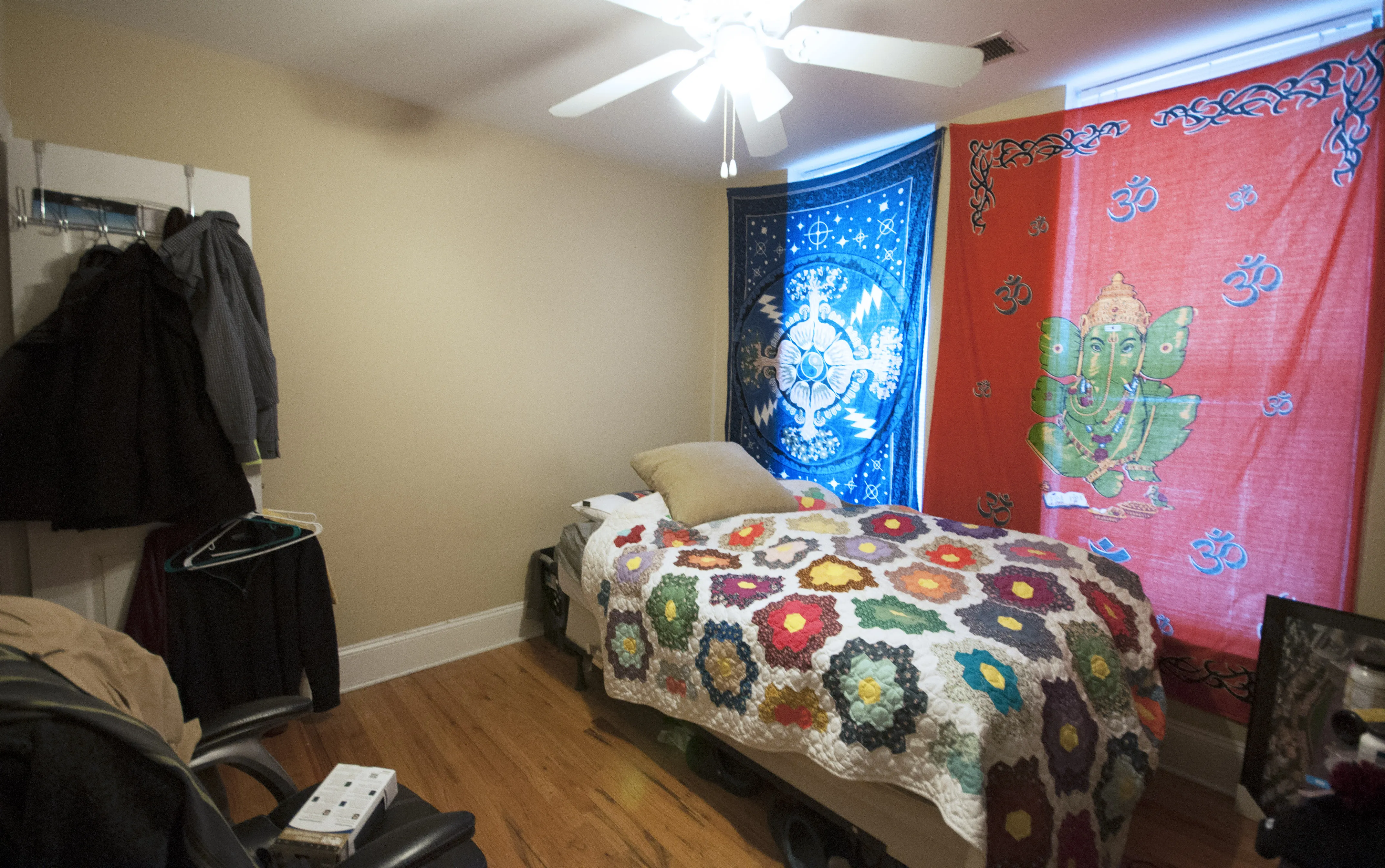 living room with new wood floors at 740 West Oakdale Apartments in Lakeview