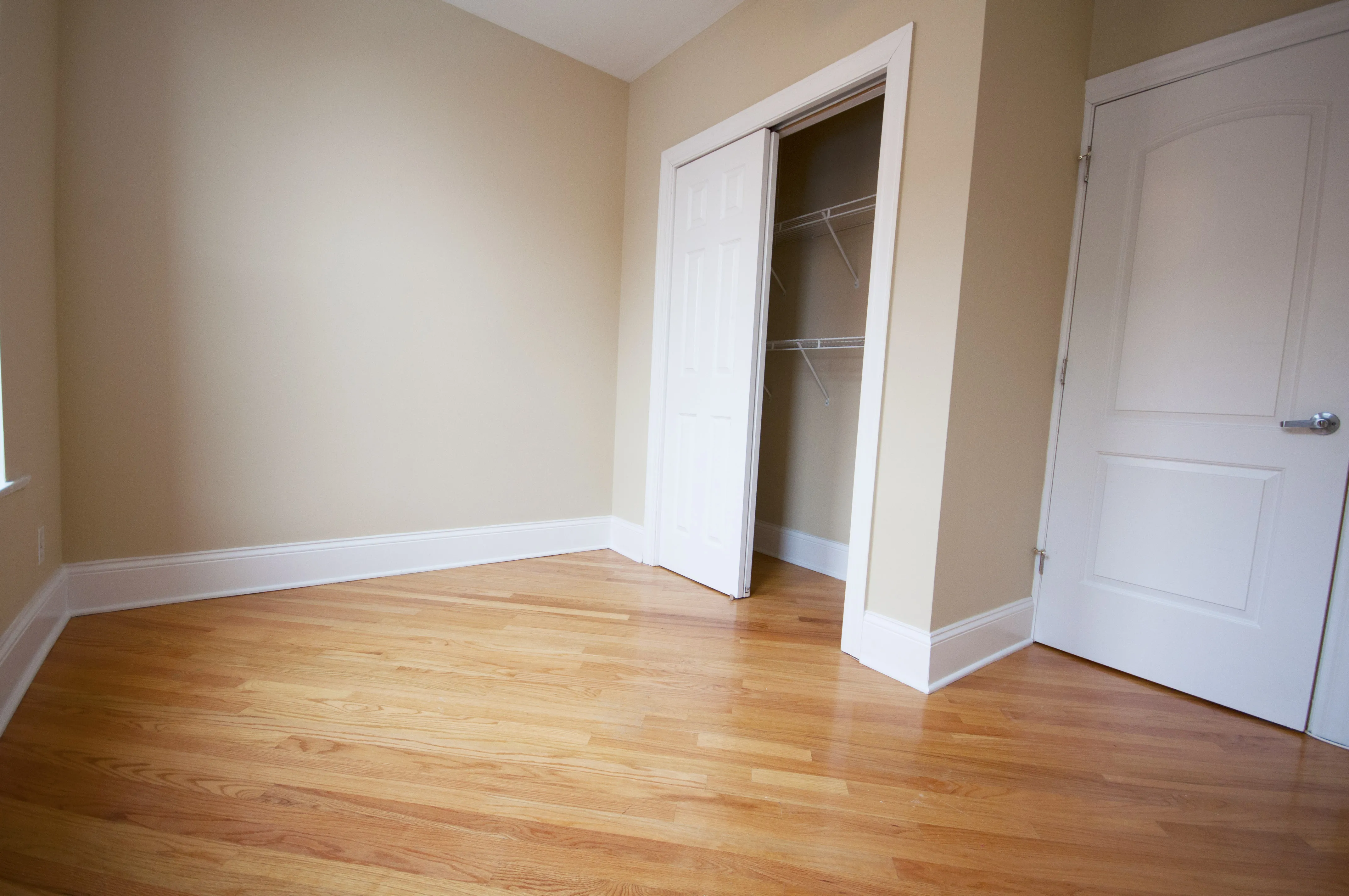 living room with new wood floors at 740 West Oakdale Apartments in Lakeview