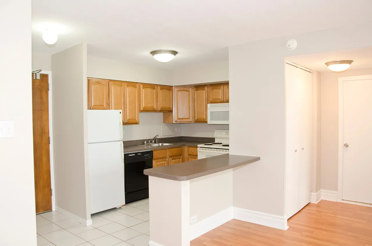 front of Maple Grove Apartments in Evanston IL