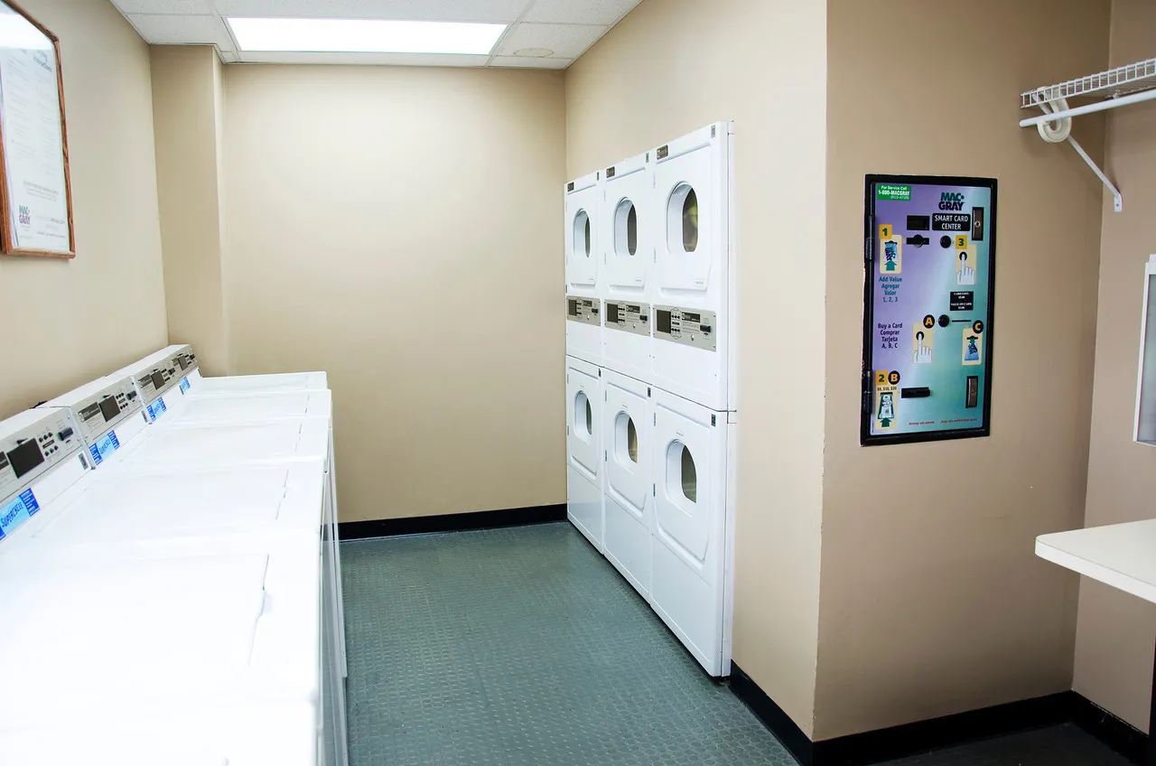 front of Maple Grove Apartments in Evanston IL