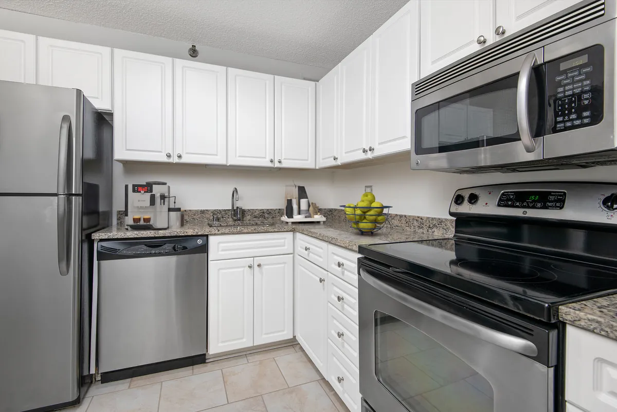 750 North Rush Apartments in River North, Chciago