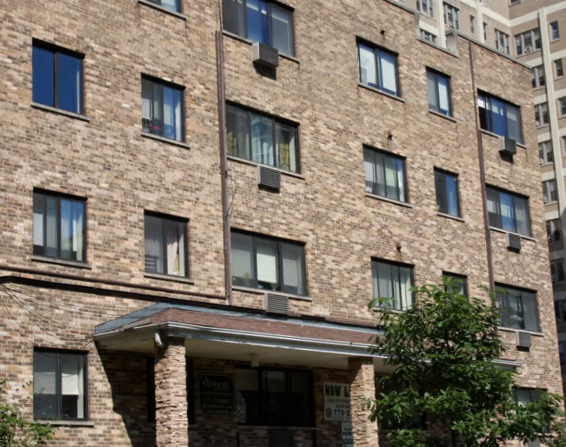 5534 N Kenmore Apartments