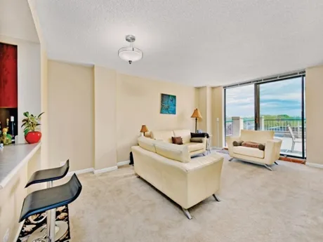 1715  CHICAGO AVE 60201-Evanston Place-Evanston-IL