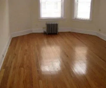 courtyard entarnce of 6960 N Sheridan Apartments