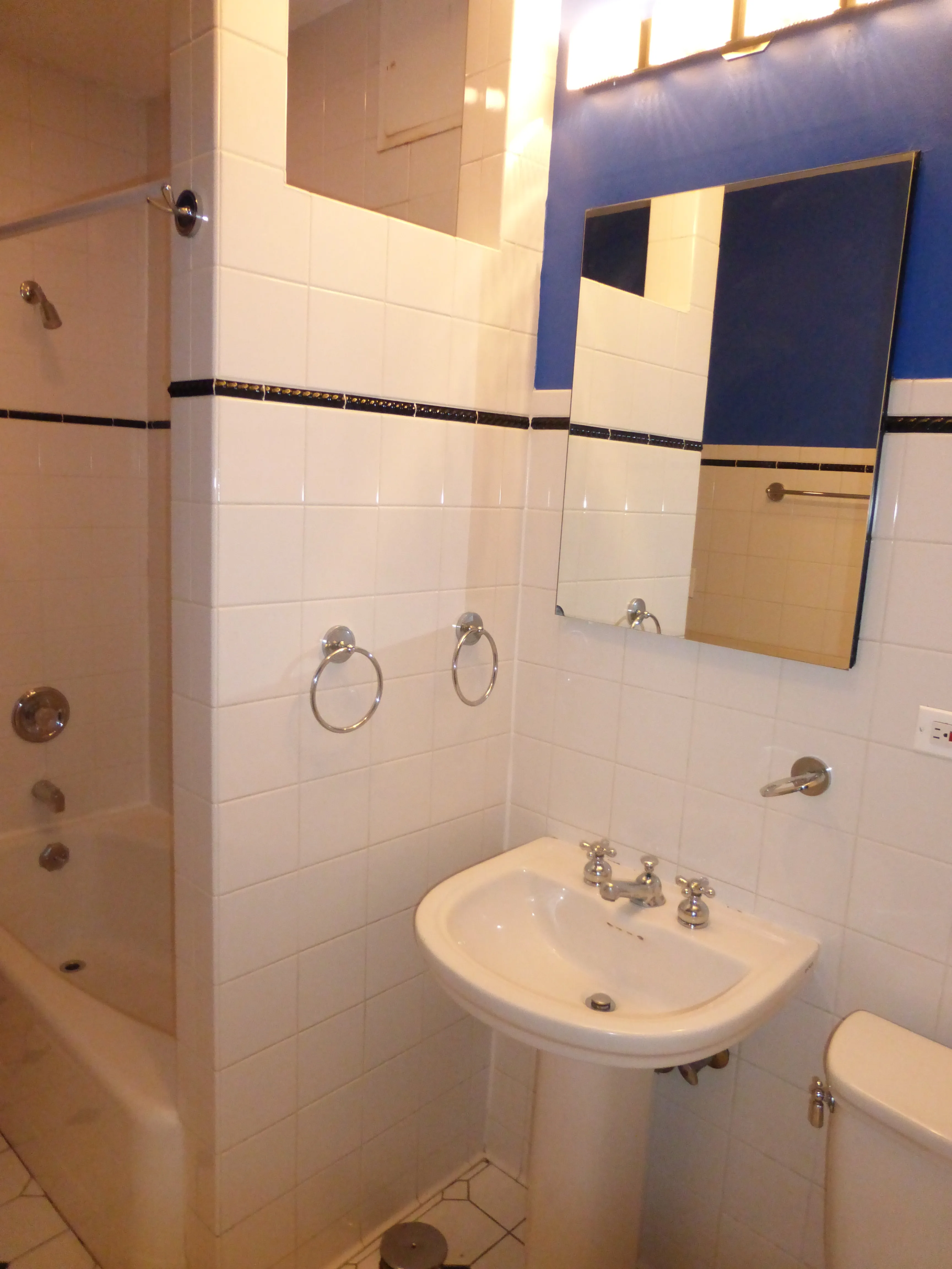 1412 W THORNDALE AVE 60660-1412 W. THorndale-unit#3-Chicago-IL