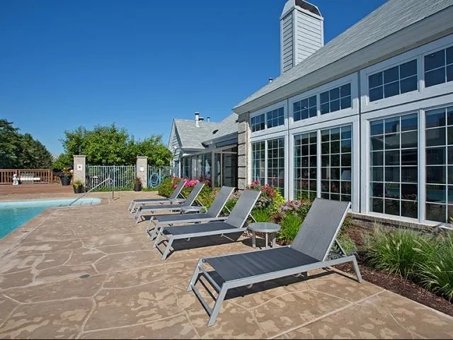 Brookdale Lakes Apartments