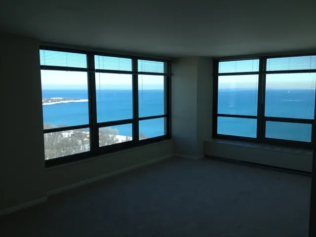 Serenity 41 Floors Above the City