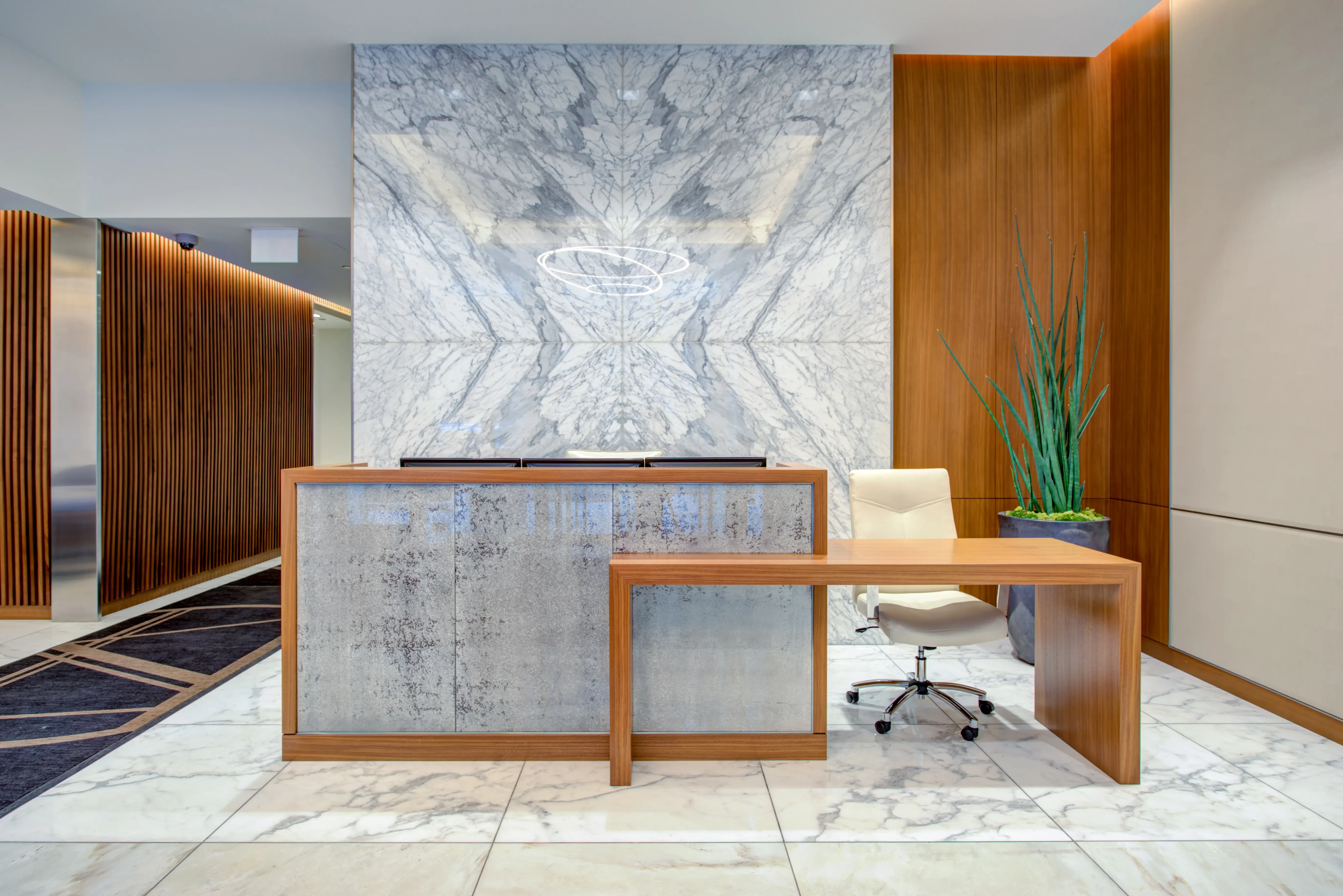 8 East Huron Apartments in River North, Chciago