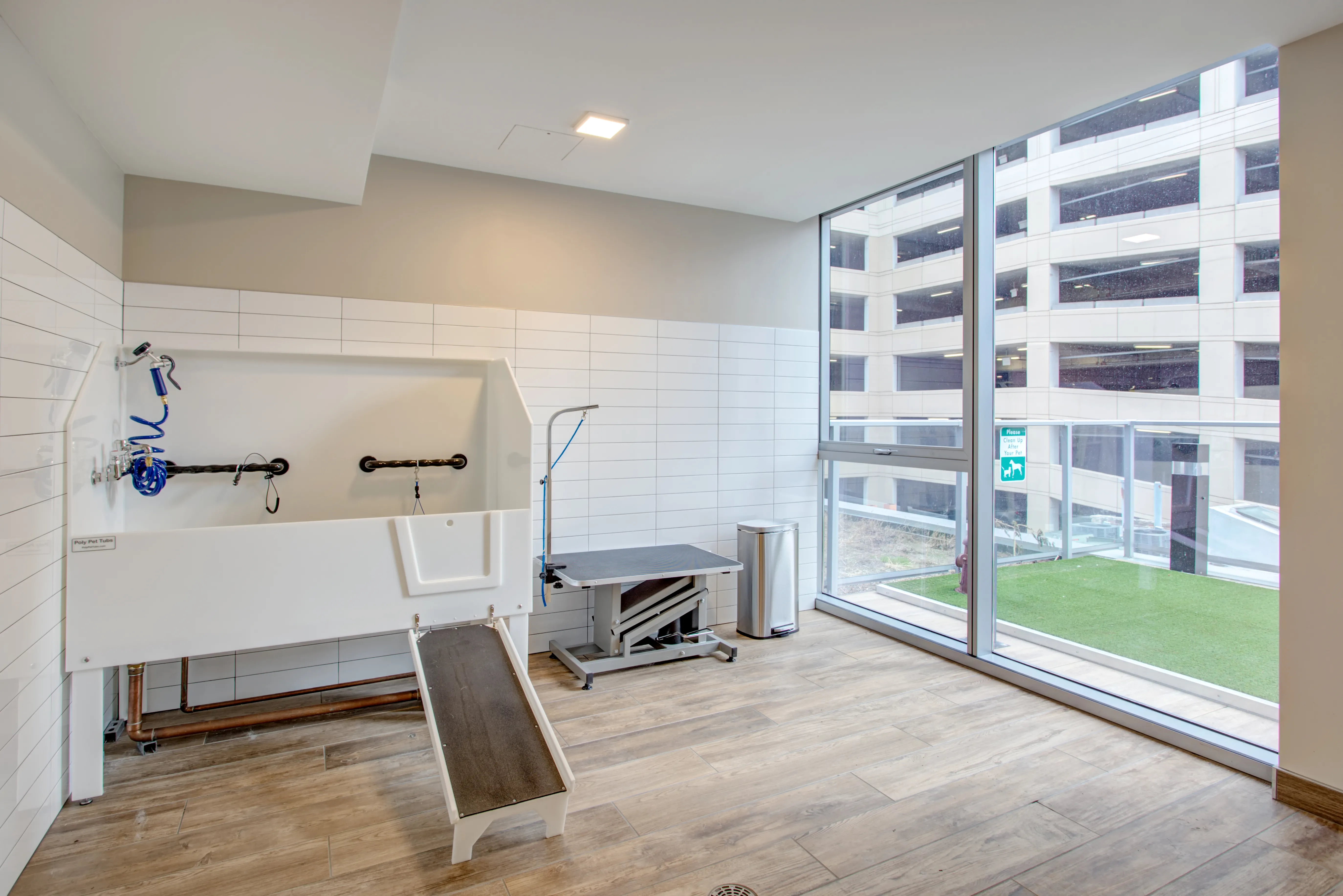 8 East Huron Apartments in River North, Chciago