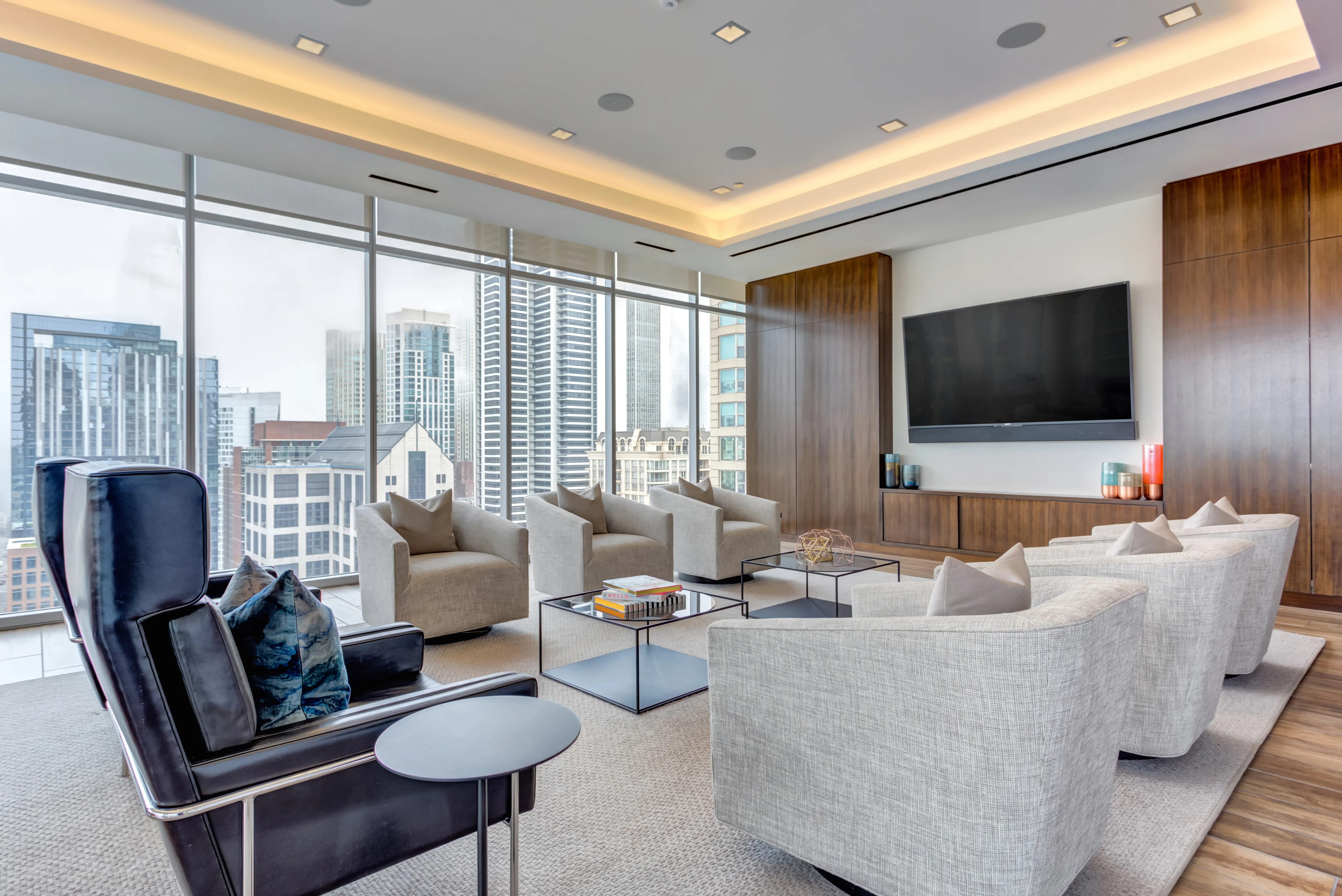 8 East Huron Apartments in River North, Chciago