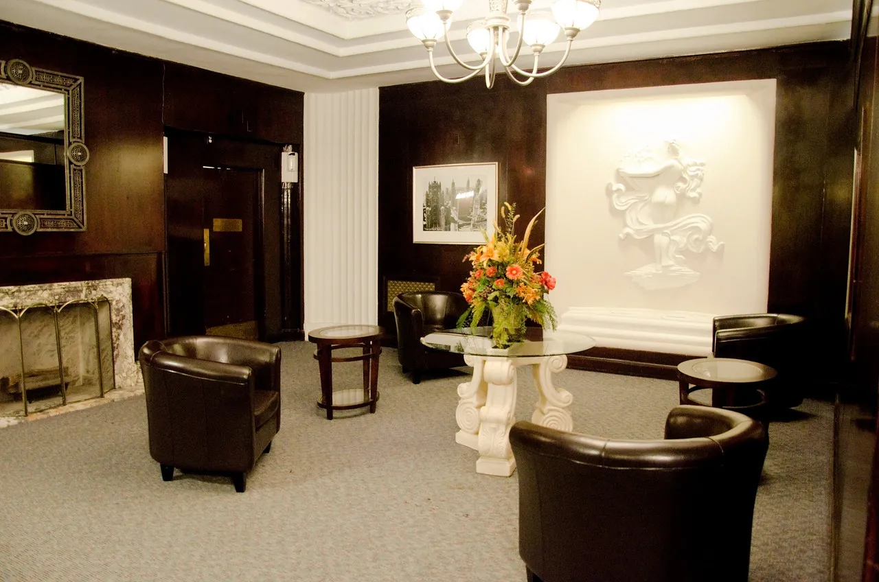 exterior view of Scholars Corner Apartments in Hyde Park Chicago