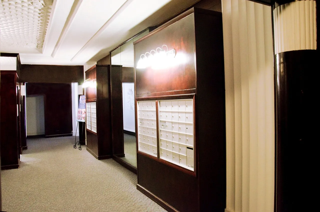 exterior view of Scholars Corner Apartments in Hyde Park Chicago