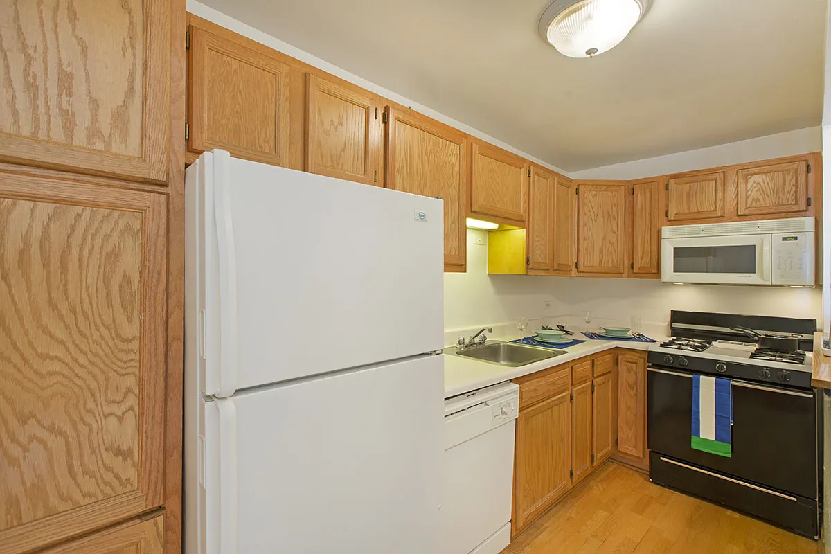 Buena Shores Apartments