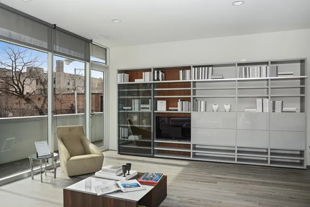 furnished living room at 858 Franklin Apartments at 858 North Franklin St.